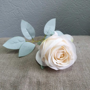 Роза свадебная Паскаль 20 см с розеткой