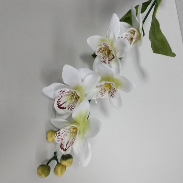 Ветка орхидей 5 цв+4 бутона 67 см